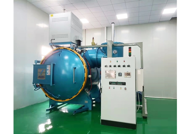 Vacuum brazing furnace